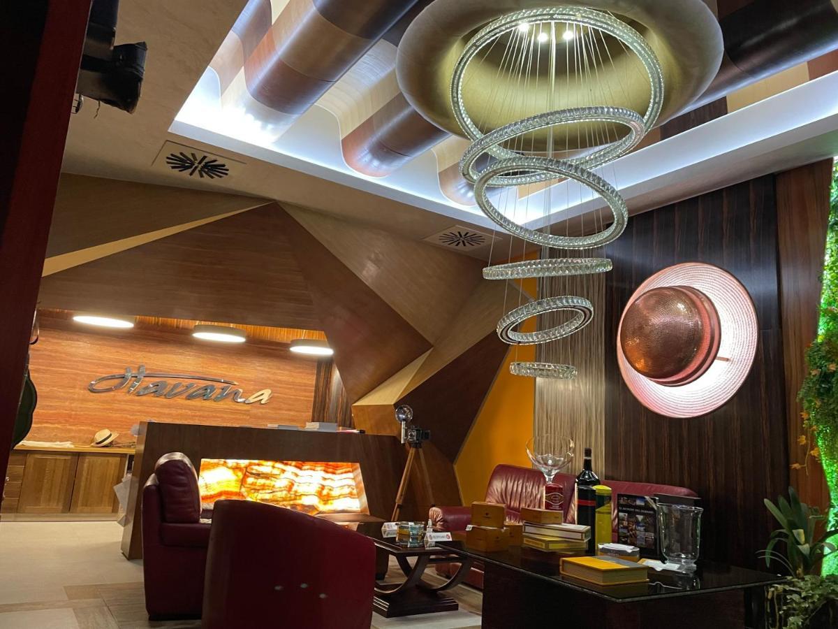 Hotel Havana Лозница Экстерьер фото